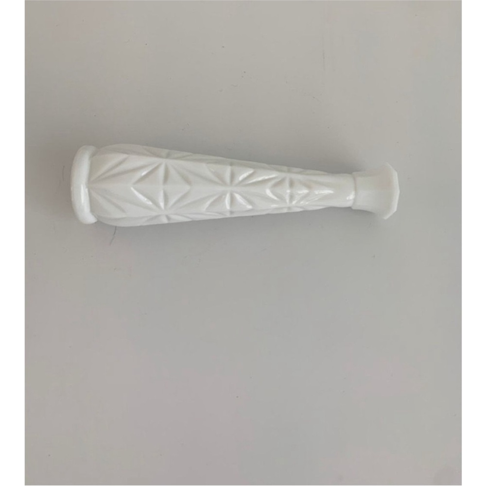 Vintage milk glass flower vase pinwheel pattern 9" tall 1960-1970 tapered - Picture 6 of 10